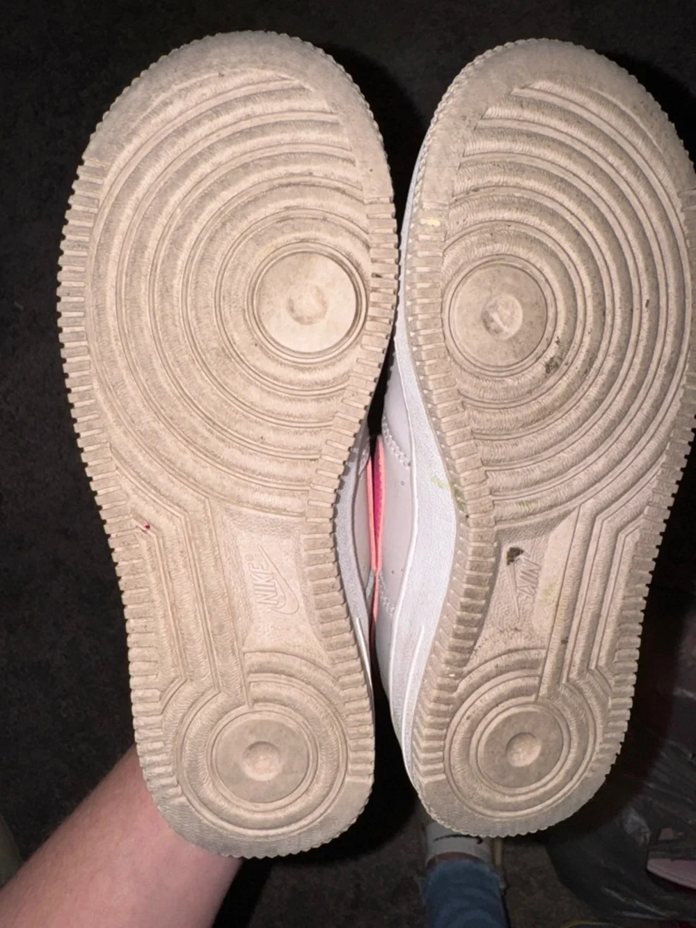 Nike Light Purple Low-Top Sneakers with Pink Swoosh - Picture 6 of 6
